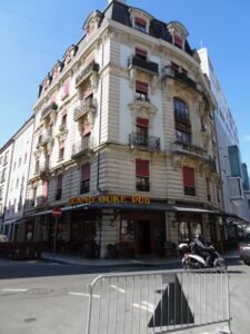 Rue De-MONTHOUX 8